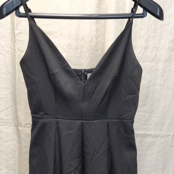 Black v-neck a-line dress - Picture 1 of 4